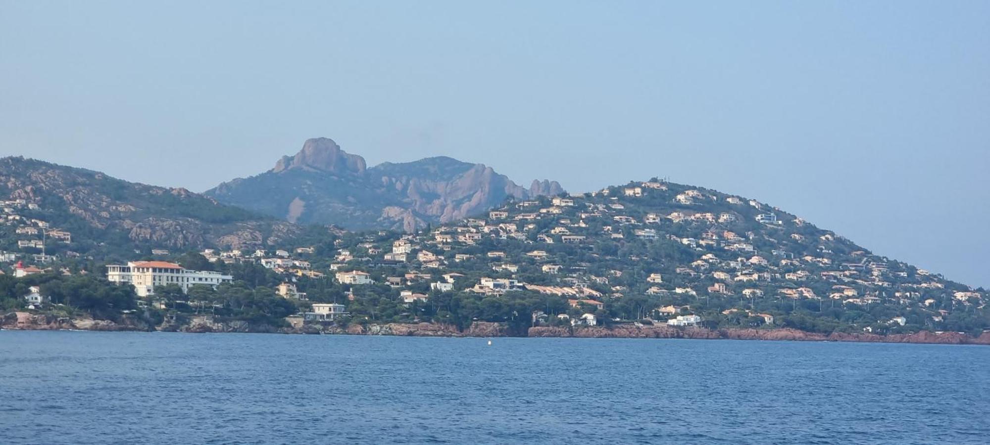 Agay Cap Esterel Le Hameau F2 Clim Plein Sud Dernier Etage Magnifique Vue Mer Saint-Raphaël 외부 사진
