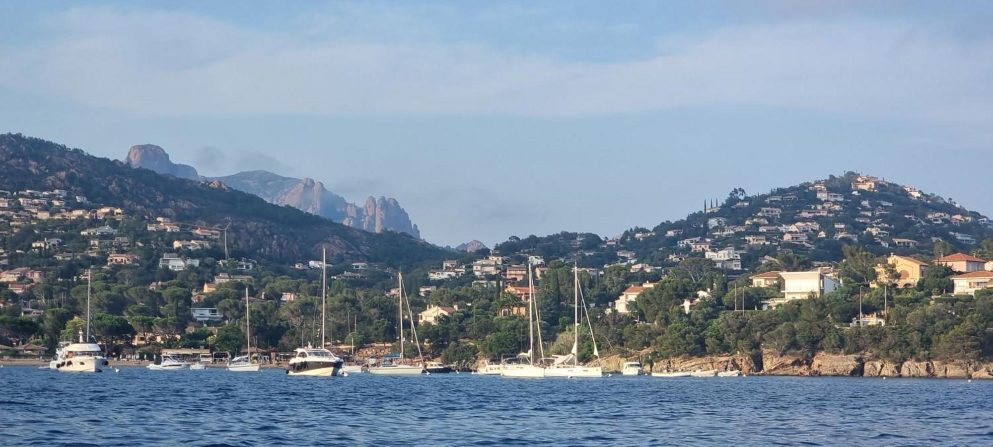 Agay Cap Esterel Le Hameau F2 Clim Plein Sud Dernier Etage Magnifique Vue Mer Saint-Raphaël 외부 사진