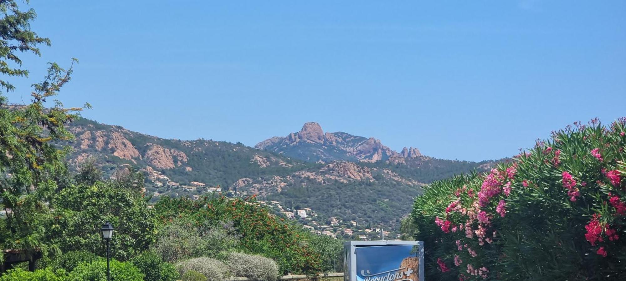 Agay Cap Esterel Le Hameau F2 Clim Plein Sud Dernier Etage Magnifique Vue Mer Saint-Raphaël 외부 사진