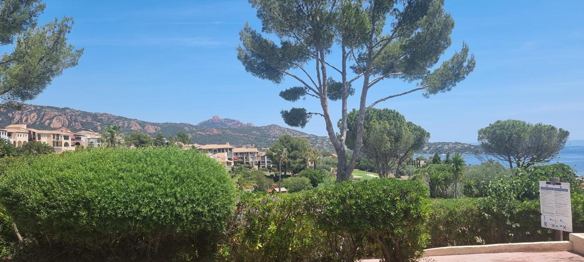 Agay Cap Esterel Le Hameau F2 Clim Plein Sud Dernier Etage Magnifique Vue Mer Saint-Raphaël 외부 사진