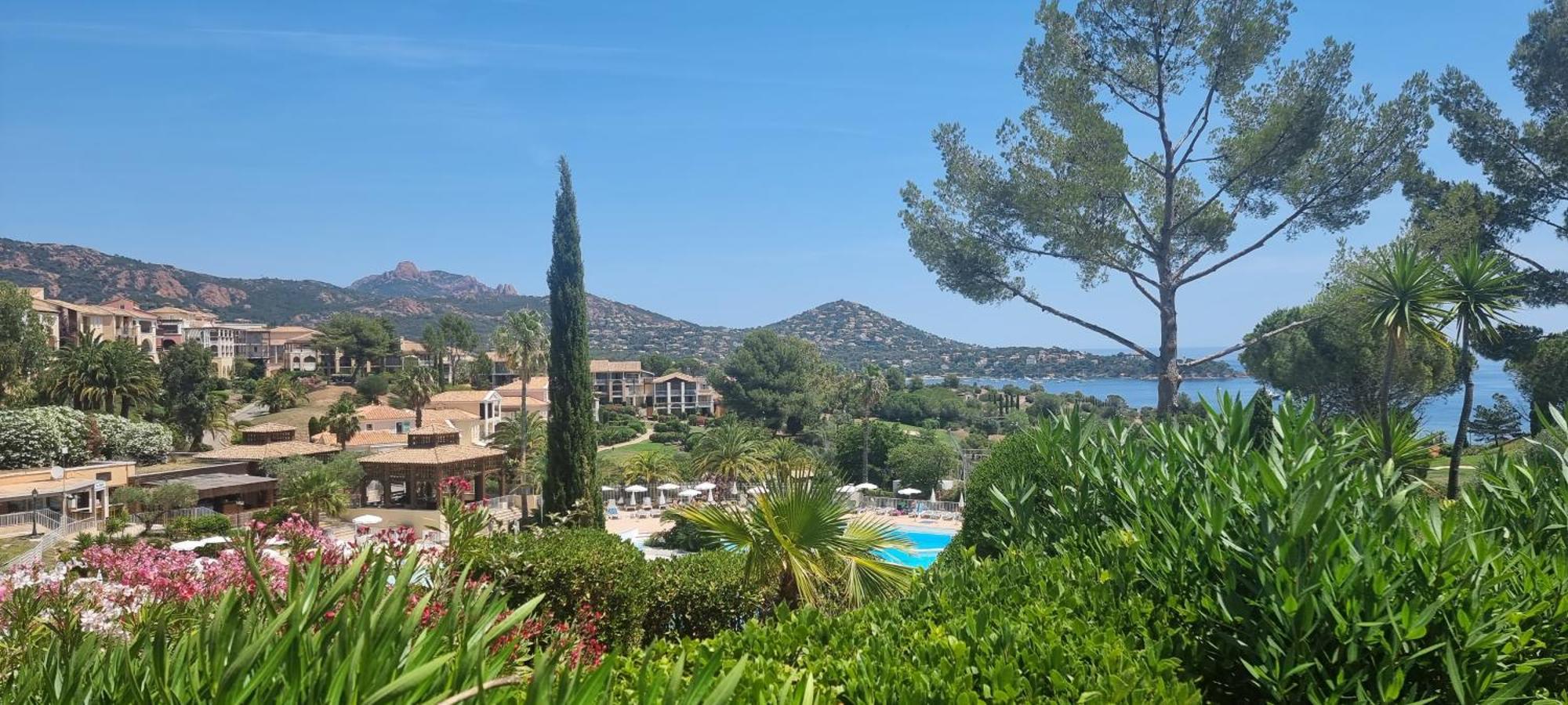Agay Cap Esterel Le Hameau F2 Clim Plein Sud Dernier Etage Magnifique Vue Mer Saint-Raphaël 외부 사진