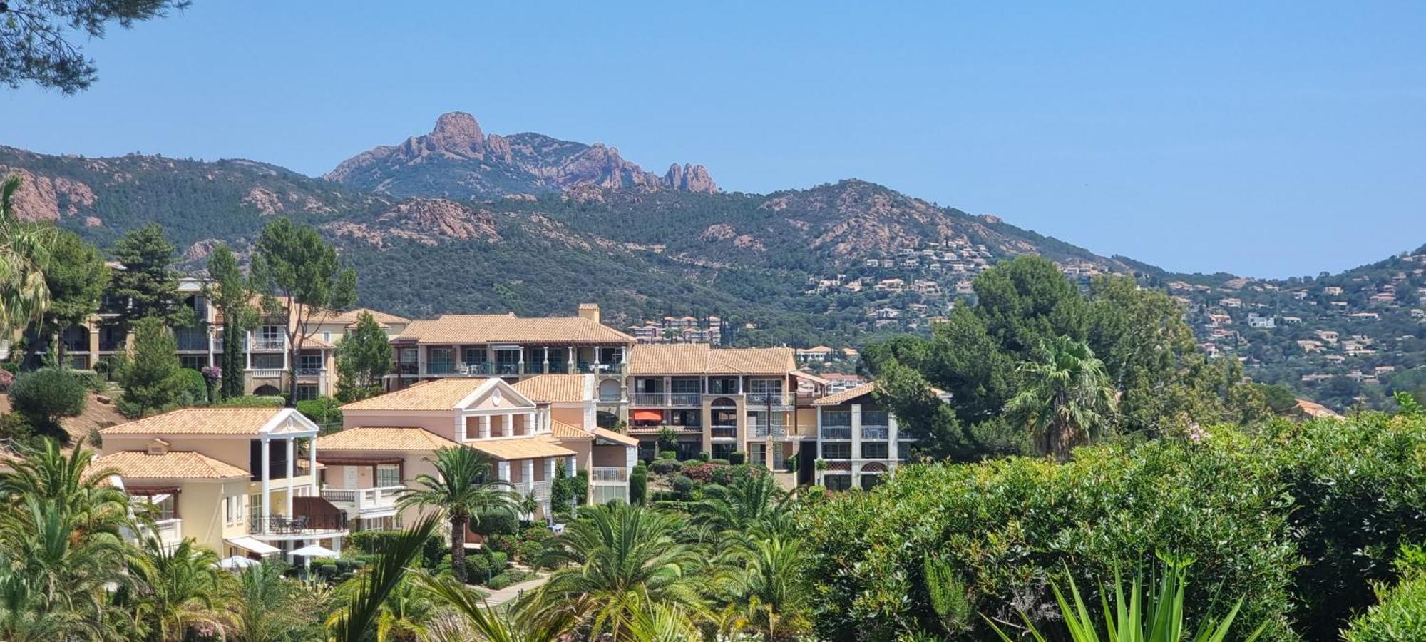 Agay Cap Esterel Le Hameau F2 Clim Plein Sud Dernier Etage Magnifique Vue Mer Saint-Raphaël 외부 사진